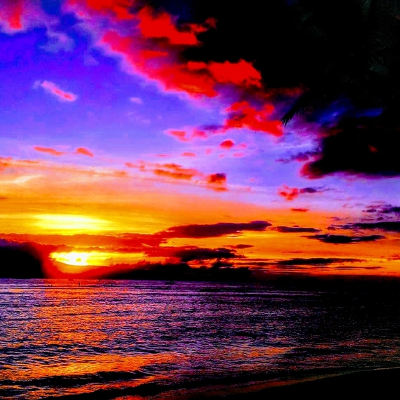 My gorgeously epic Hawaiian sunset pictures - Picture 2 of 3
